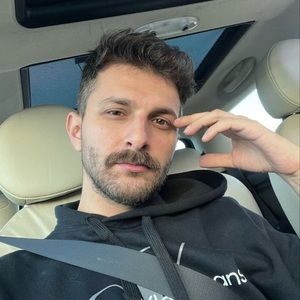 Meet your Posher, Korhan